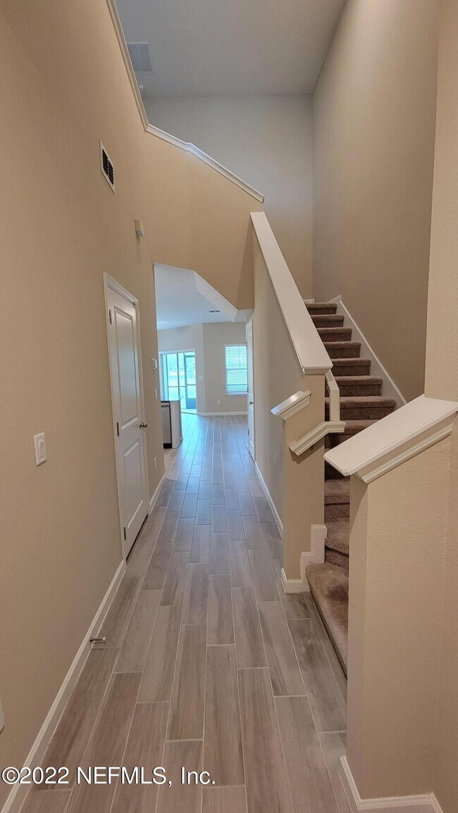Foto del edificio - 12880 Josslyn Ln