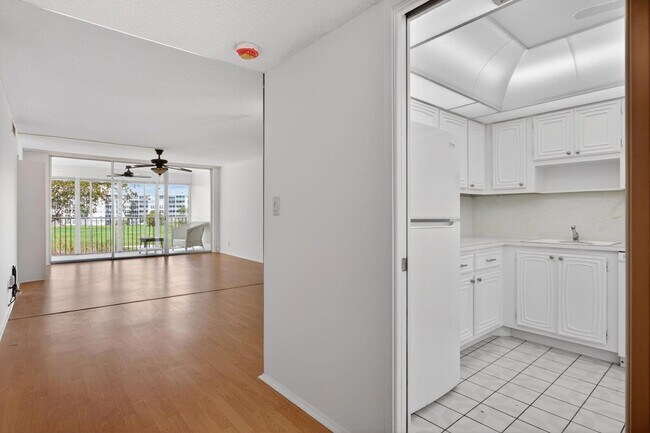 Foto del edificio - 2651 S Palm Aire Dr
