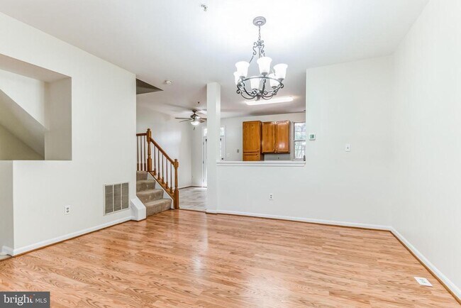 Building Photo - 2519 Dog Leg Ct