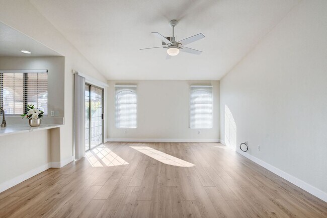Foto del edificio - 7320 Camrose Ridge Pl