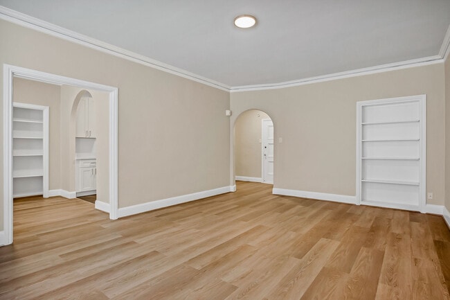 Building Photo - 2200 Leavenworth