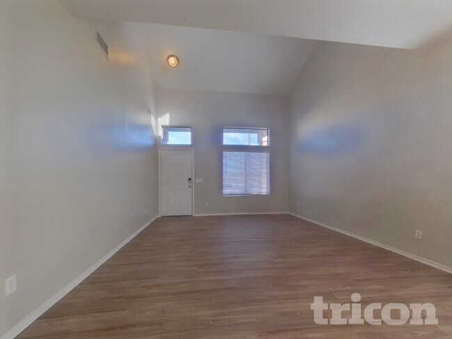 Foto del edificio - 25825 W Crown King Rd