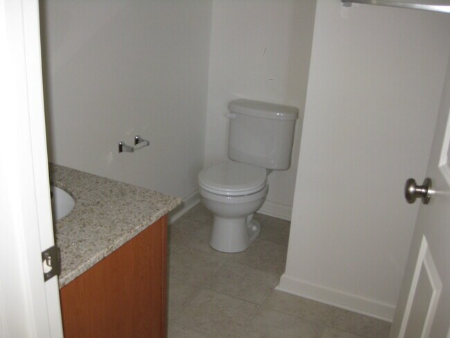 Foto del edificio - 1237 Parish Ave