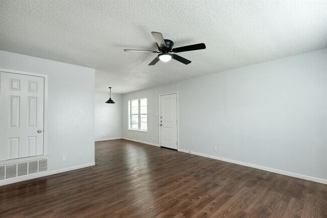 Foto del edificio - 2900 Mesquite Ln