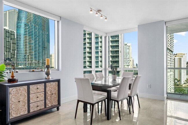 Building Photo - 500 Brickell Ave