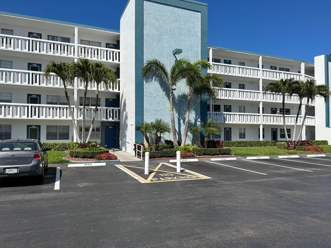 3046 Exeter C, Boca Raton, FL 33434 Condo for Rent in Boca Raton, FL