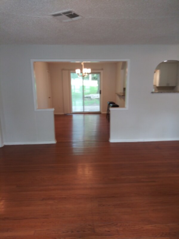 Foto del edificio - 7320 Maringo Dr