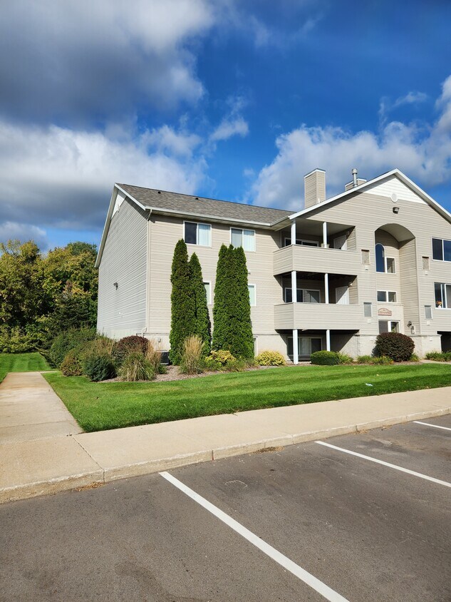 8332 Jasonville Ct SE Unit 27, Caledonia, MI 49316 Condo for Rent in