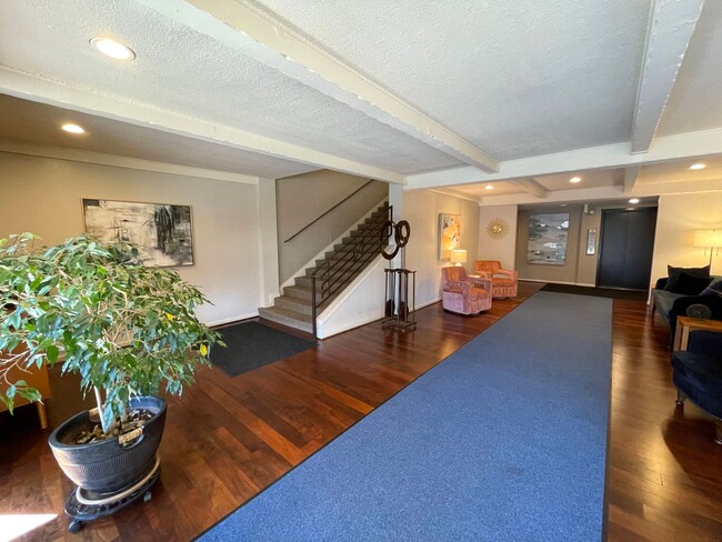 Building Photo - Comfortable Raleigh Park Plaza Condo with ...