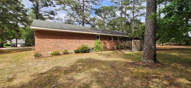 Building Photo - SG11200B