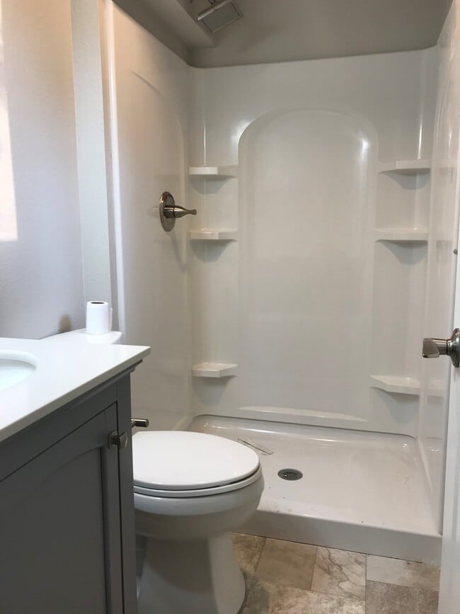 Building Photo - 3 BEDROOM | 3 BATHROOM | GARAGE | SPACIOUS HOME IN CHAPEL VALLEY