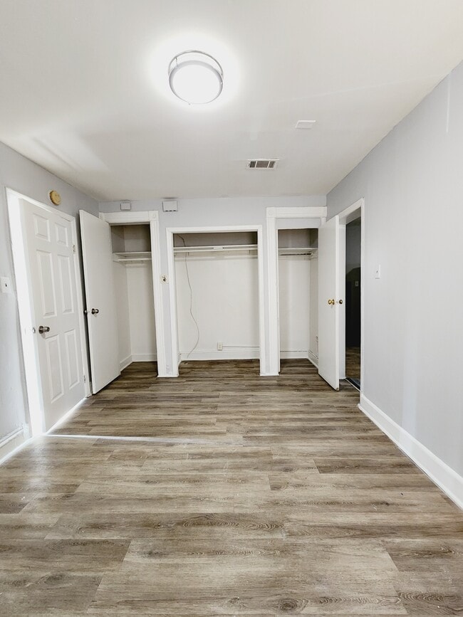 Foto del edificio - 72 Van Nostrand Ave