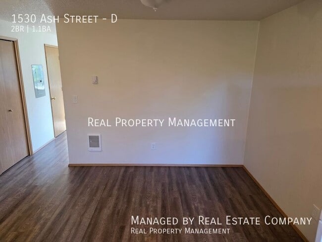 Photo - 1530 Ash Street-D House