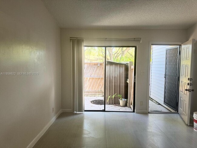 Foto del edificio - 3637 NW 99th Terrace