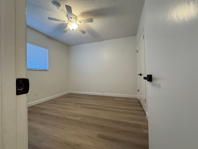 Building Photo - 673 W 22nd St