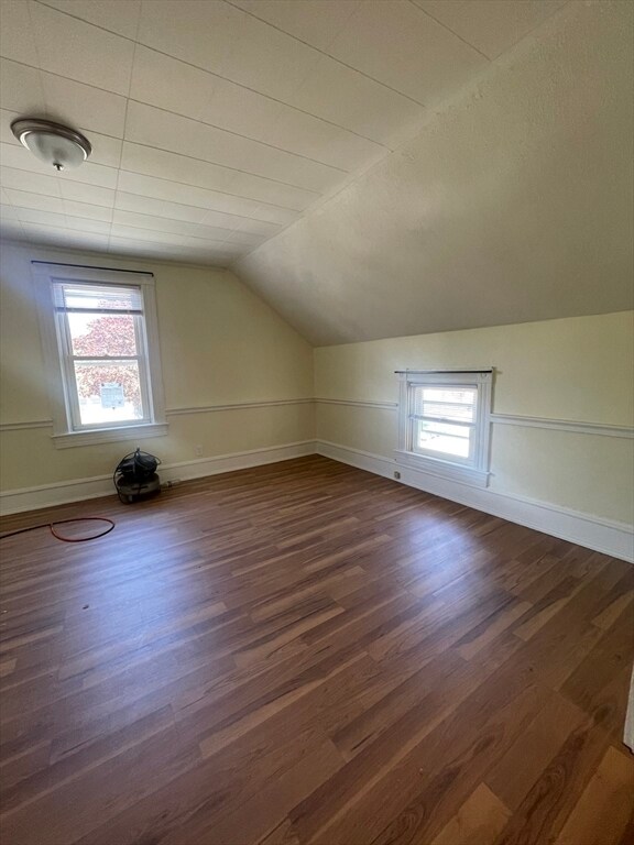 Building Photo - 709 Maple St