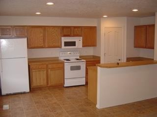 Building Photo - 2901 W Marbeth Ct