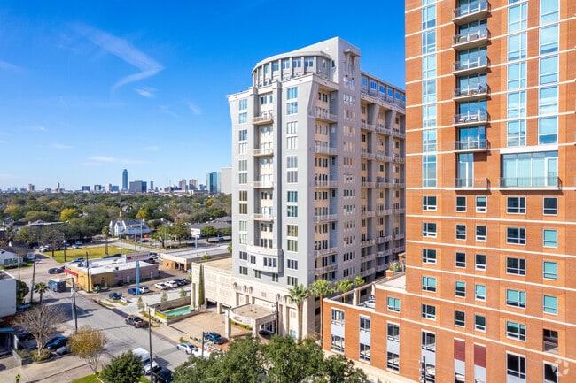 Building Photo - 2520 Robinhood St