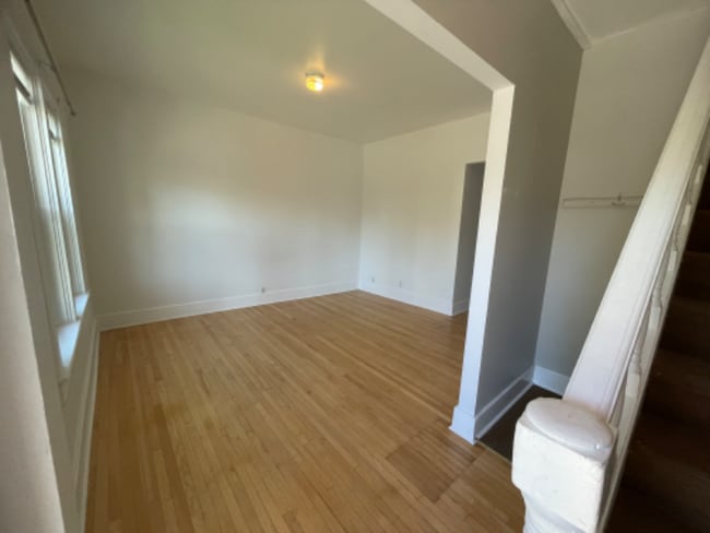 Building Photo - 515 Hillsdale St