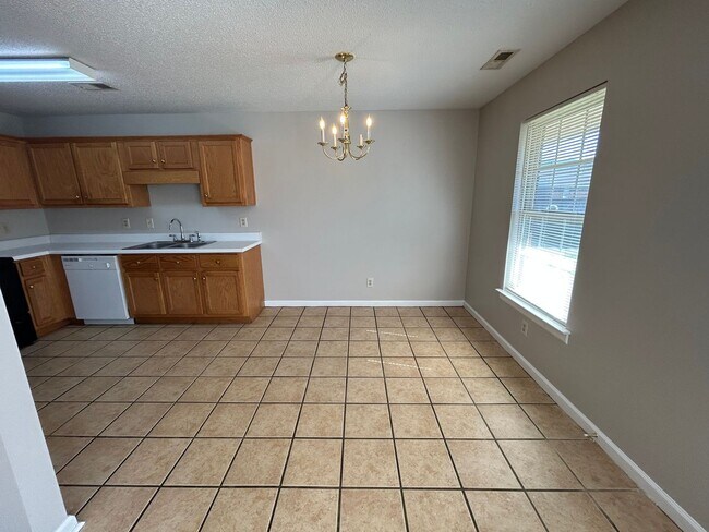 Building Photo - 13/15 Wilma Dr.