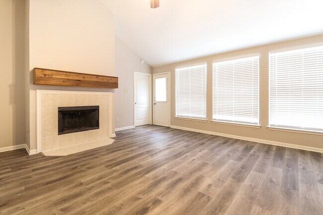 Building Photo - 3723 Eagles Nest St
