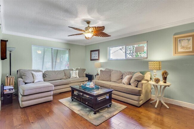 Foto del edificio - 952 Fairway Dr