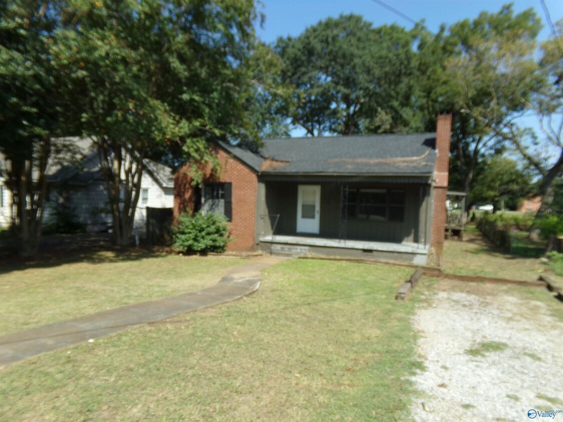 Primary Photo - 1424 College St SE