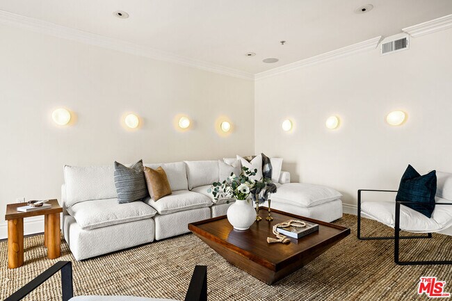 Foto del edificio - 1023 Wilcox Ave