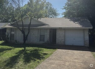 Building Photo - 8510 Woodstone Dr