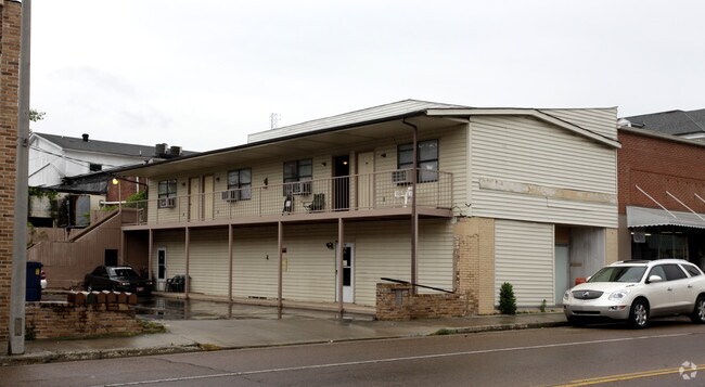 Primary Photo - 162 E Race St