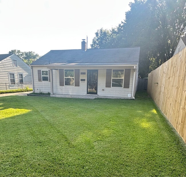 Building Photo - 1045 E Rossiland Cir