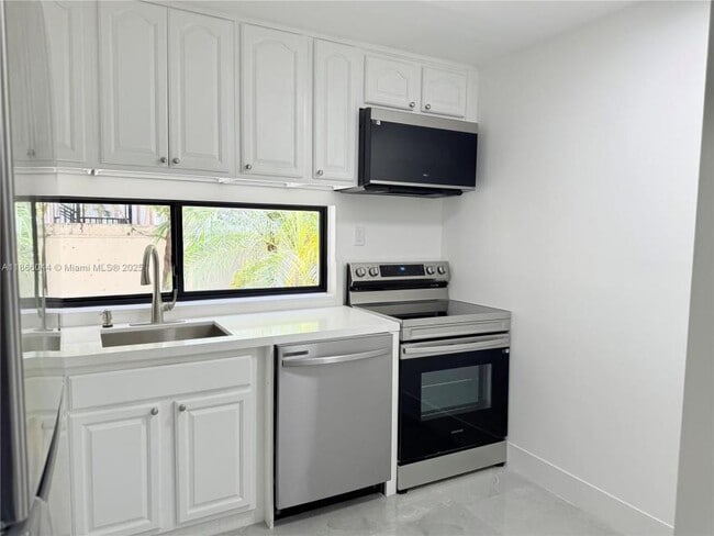 2 bedroom in Sunny Isles Beach FL 33160 - 2 bedroom in Sunny Isles Beach FL 33160 Apartment