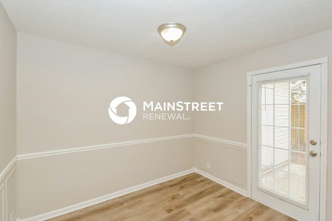Building Photo - 2 Bedroom Pet-Friendly Home in La Vergne, TN with Main Street Renewal
