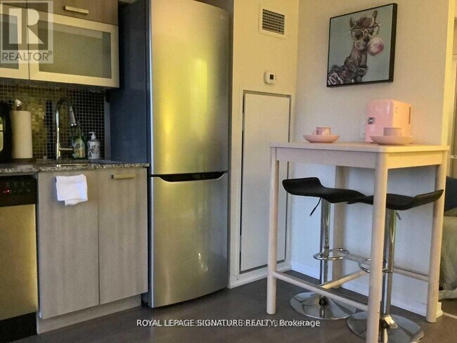 Photo du bâtiment - 36 Lisgar St