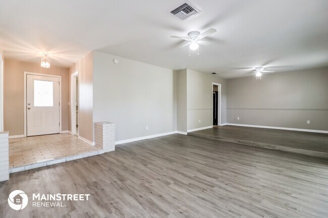 Building Photo - 11305 Carrollwood Estates Dr