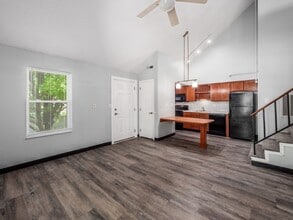 Building Photo - Revi Columbus East