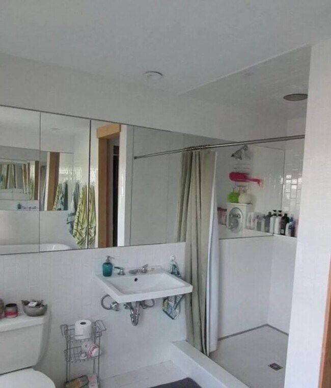 Foto del edificio - Stunning 3-Bedroom Townhouse in Manayunk! ...