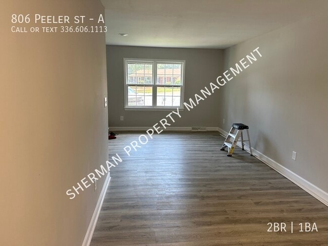 Building Photo - 806 Peeler St