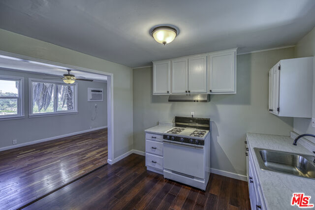 Foto del edificio - 5246 Almont St