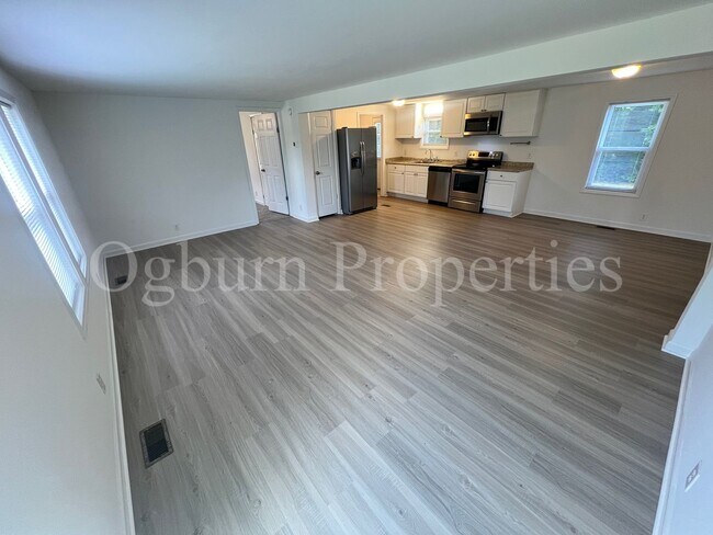 Foto del edificio - 4905 La Crest Ct