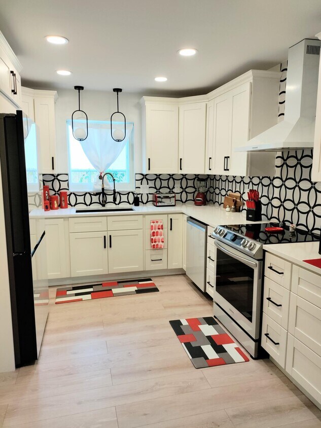 Foto principal - 509 N Lakeside Dr
