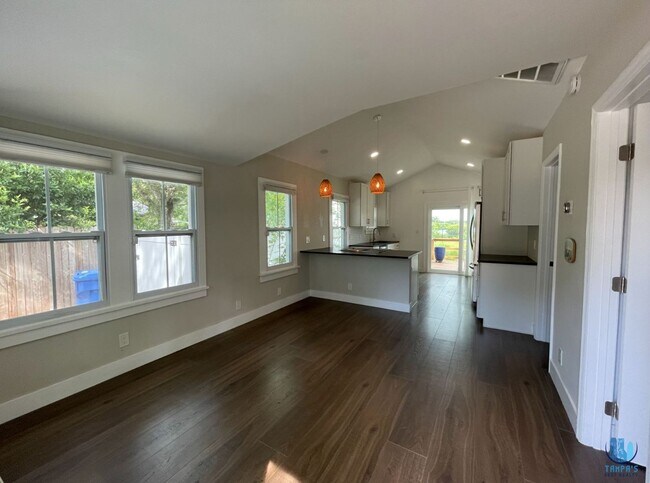 Foto del edificio - Adorable Bungalow in the Heart of Gulfport