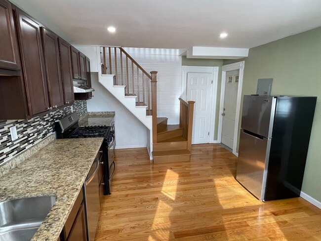 Building Photo - 233 Broadway