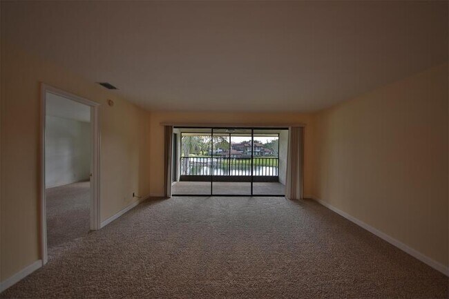Foto del edificio - 400 Misty Pines Cir