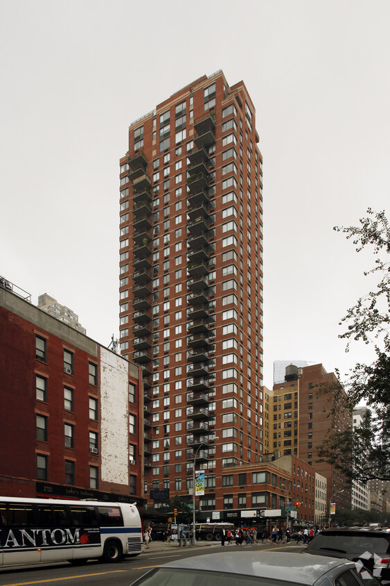 Building Photo - The Dorothy Ross Friedman Residence