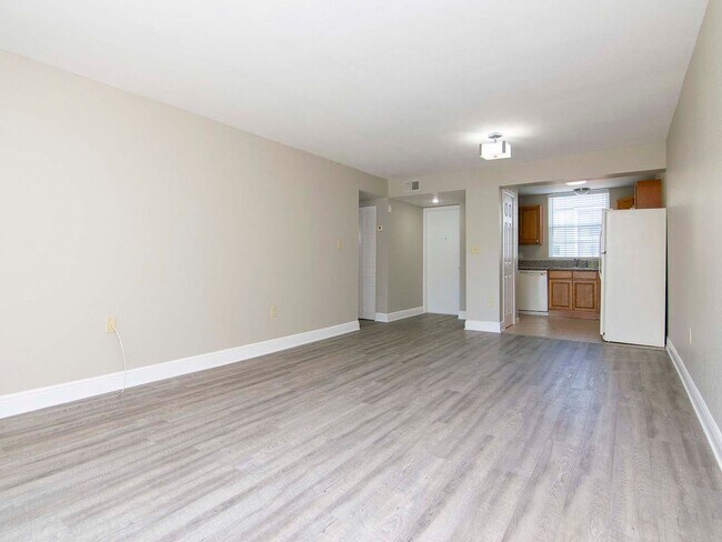 Foto del edificio - Ground Floor - Corner/End Unit - Upgraded ...