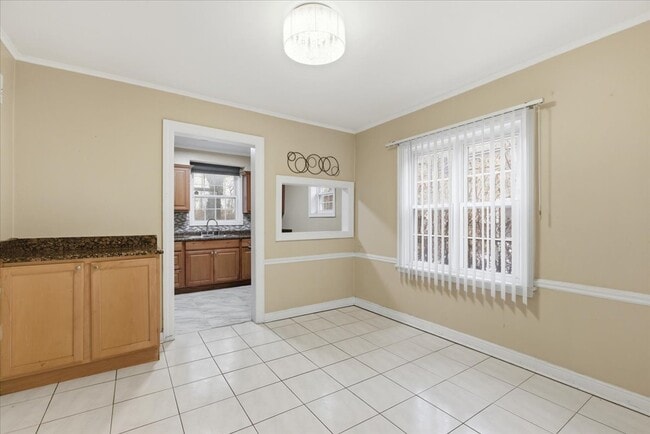 Foto del edificio - 6415 Drake Ave