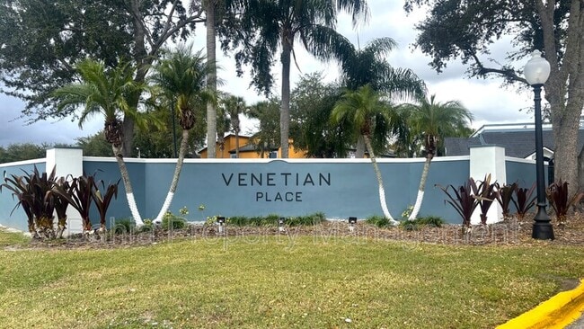 Building Photo - 4528 Commander Dr