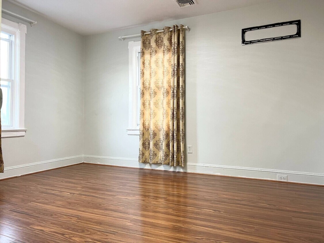 903 Forest Ave, Staten Island, NY 10310 House Rental in Staten Island