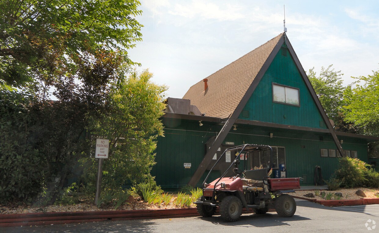 Loomis RV Park Apartments in Loomis, CA